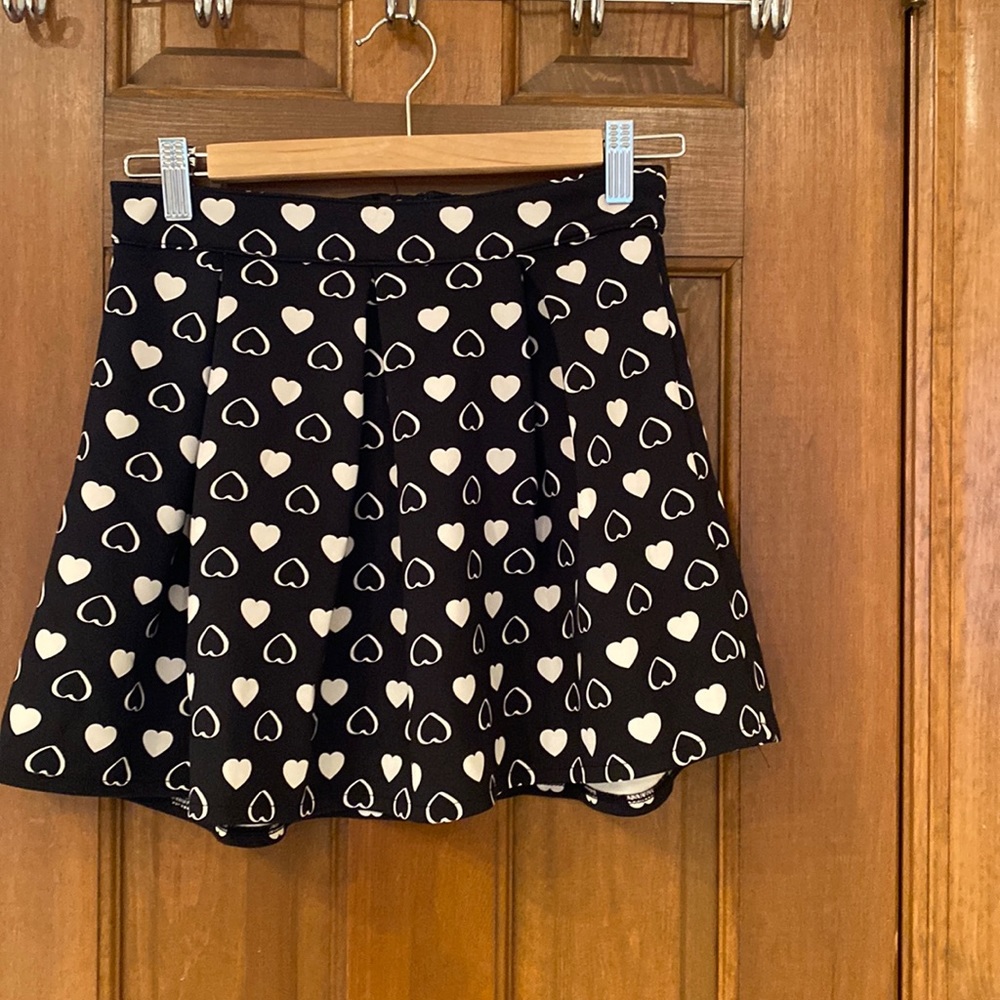 Black and white pleated skirt